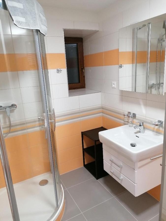 Apartmany Na Namesti Божий Дар Экстерьер фото