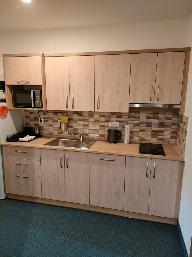 Apartmany Na Namesti Божий Дар Экстерьер фото
