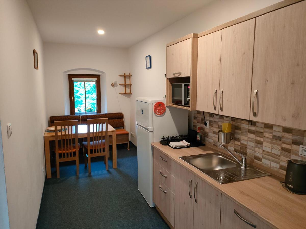 Apartmany Na Namesti Божий Дар Экстерьер фото